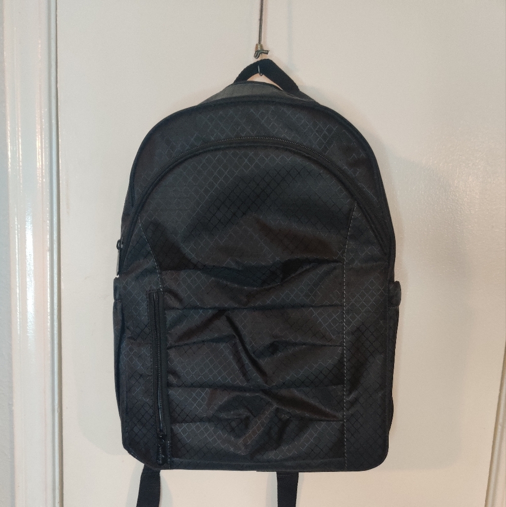 Thirty-One Black Her Deluxe Fabric Backpack With Cooler Zipper Closure Inside